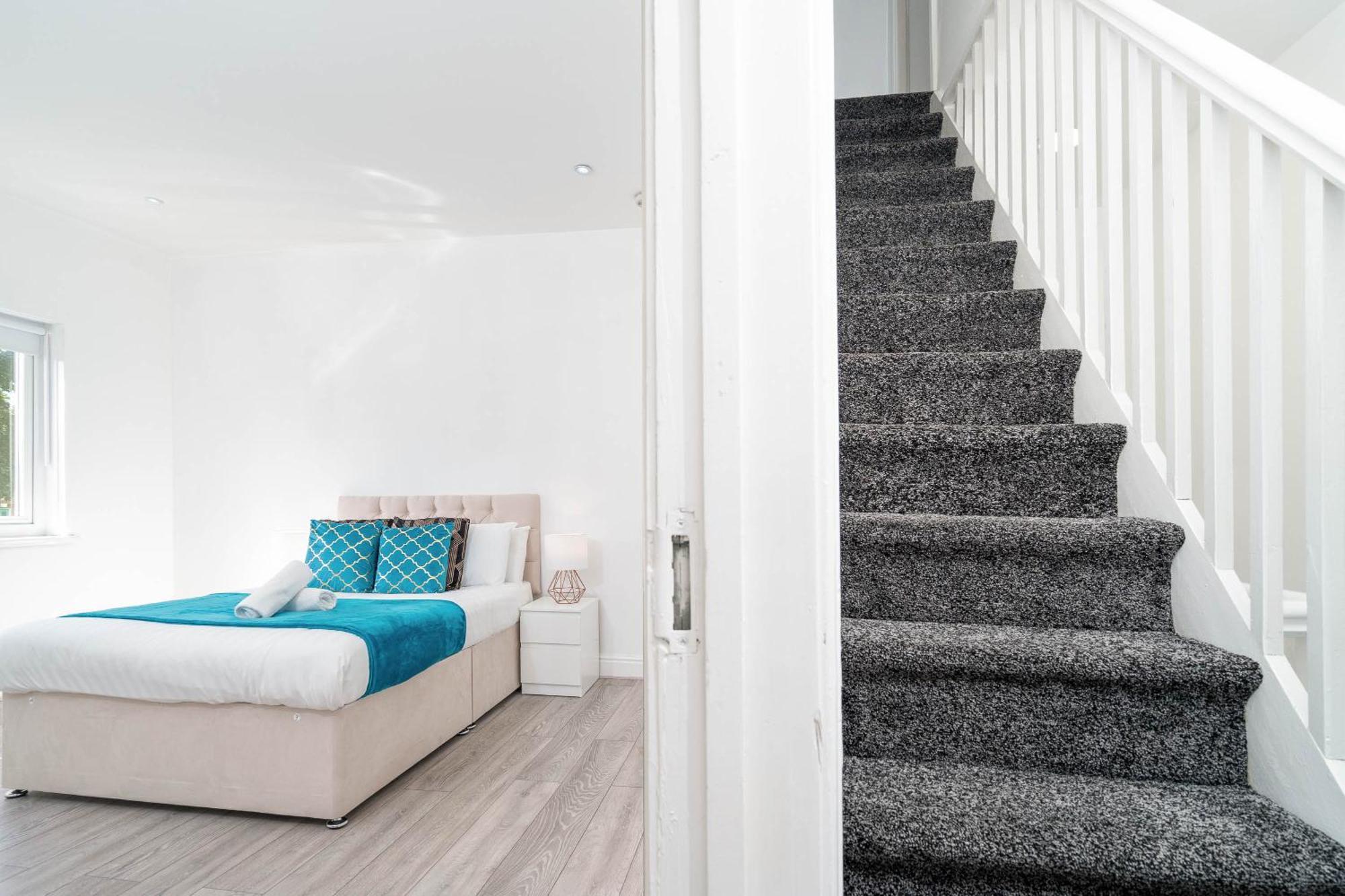 ברמינגהאם Five Bedroom Townhouse - Near City Centre - Edgbaston - On Street Parking - Wifi - Netflix - 974P מראה חיצוני תמונה