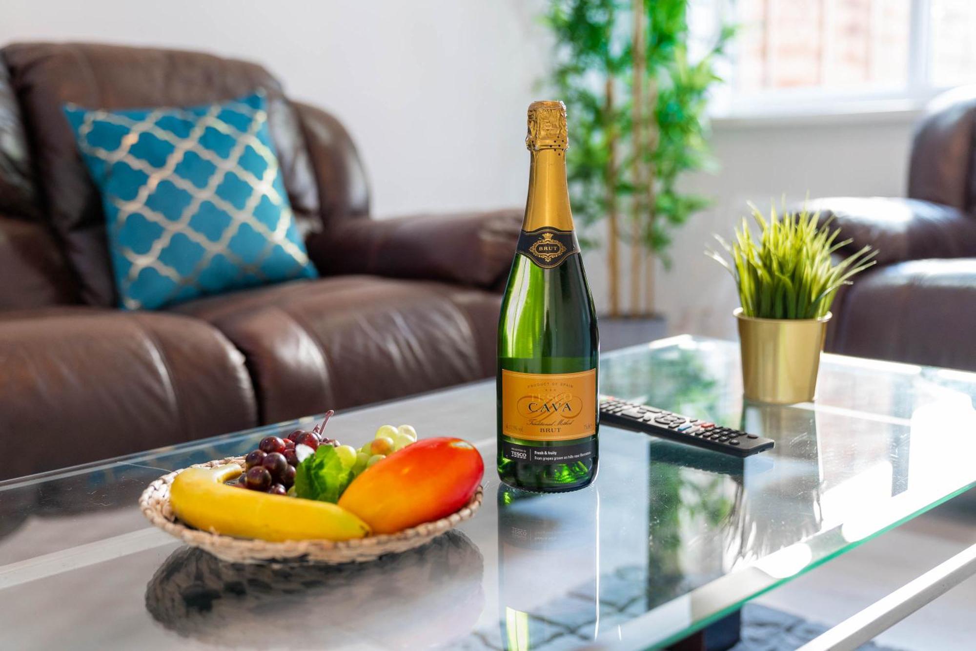 ברמינגהאם Five Bedroom Townhouse - Near City Centre - Edgbaston - On Street Parking - Wifi - Netflix - 974P מראה חיצוני תמונה