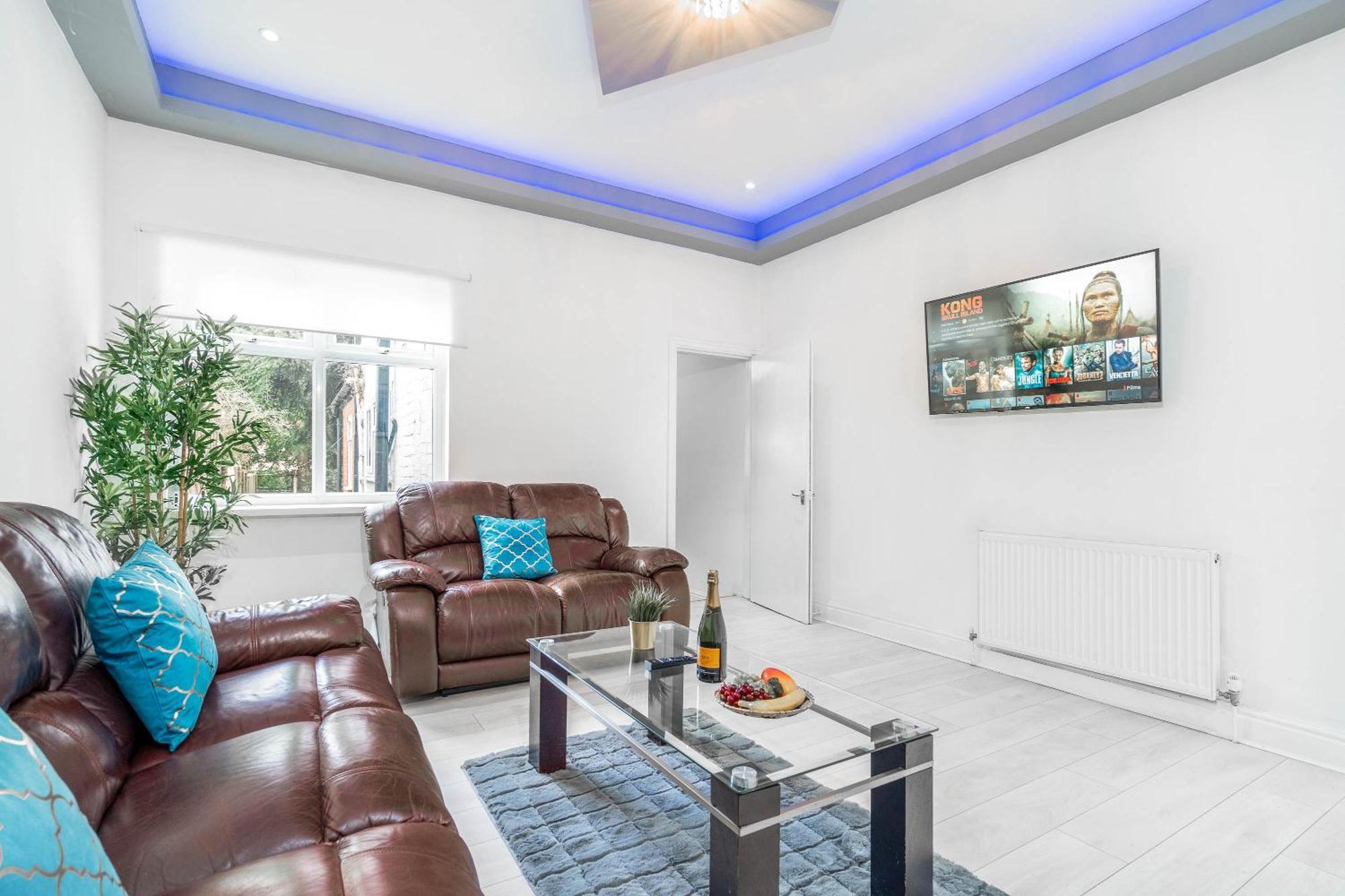 ברמינגהאם Five Bedroom Townhouse - Near City Centre - Edgbaston - On Street Parking - Wifi - Netflix - 974P מראה חיצוני תמונה